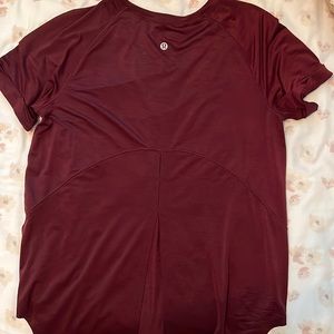 Lululemon top with open back